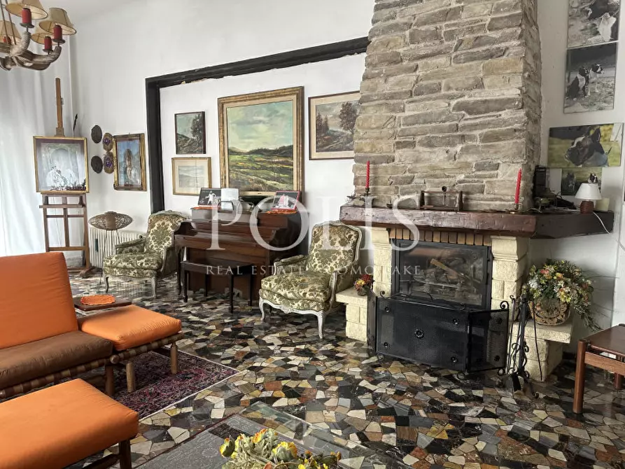Immagine 39 di Villa in vendita  a Eupilio