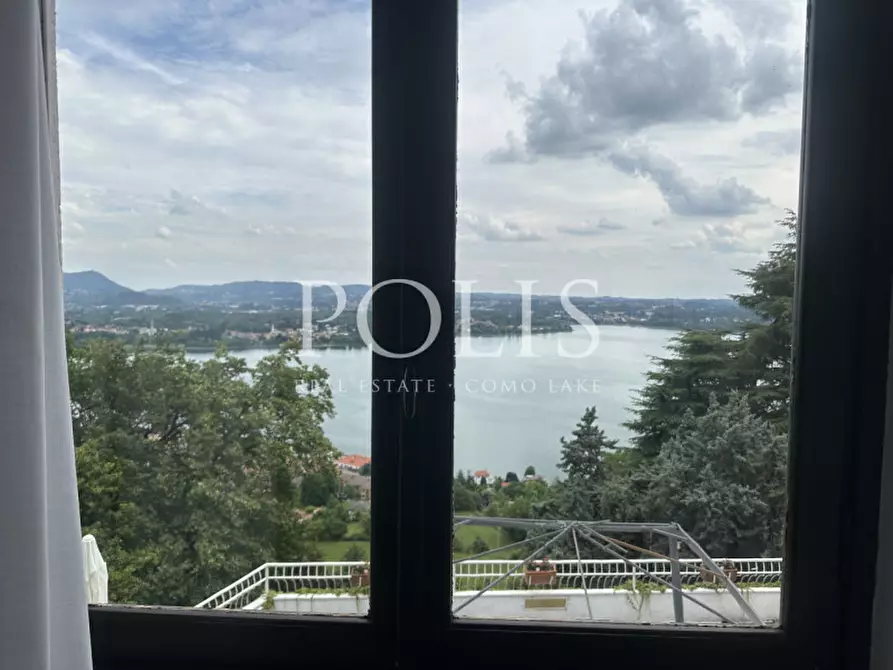 Immagine 40 di Villa in vendita  a Eupilio