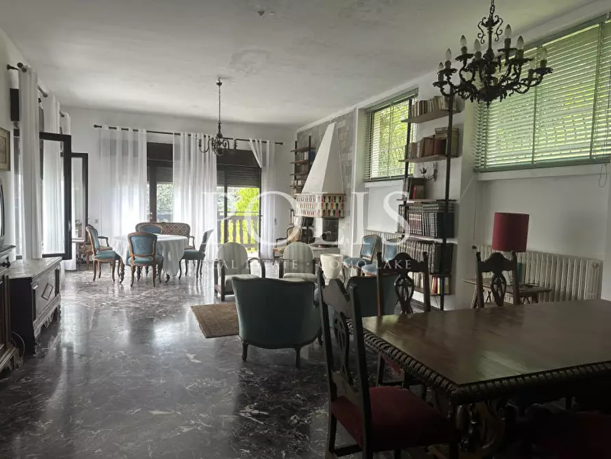 Immagine 43 di Villa in vendita  a Eupilio