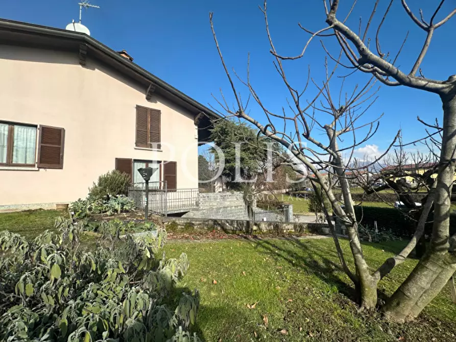 Immagine 1 di Villa in vendita  in VIA PER CARCANO SNC a Albavilla