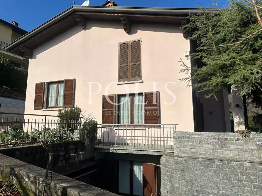 Immagine 3 di Villa in vendita  in VIA PER CARCANO SNC a Albavilla