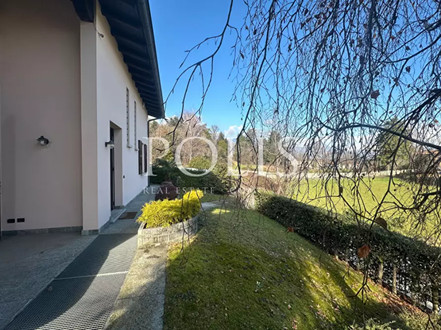 Immagine 4 di Villa in vendita  in VIA PER CARCANO SNC a Albavilla