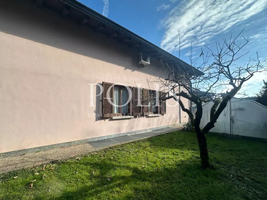 Immagine 10 di Villa in vendita  in VIA PER CARCANO SNC a Albavilla