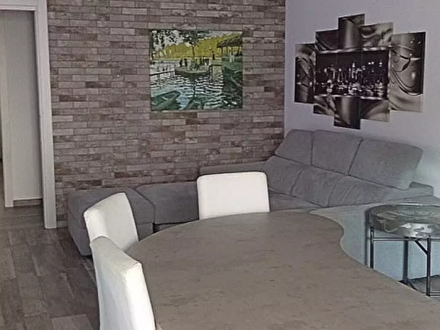 Immagine 2 di Casa bifamiliare in vendita  a Rovigo