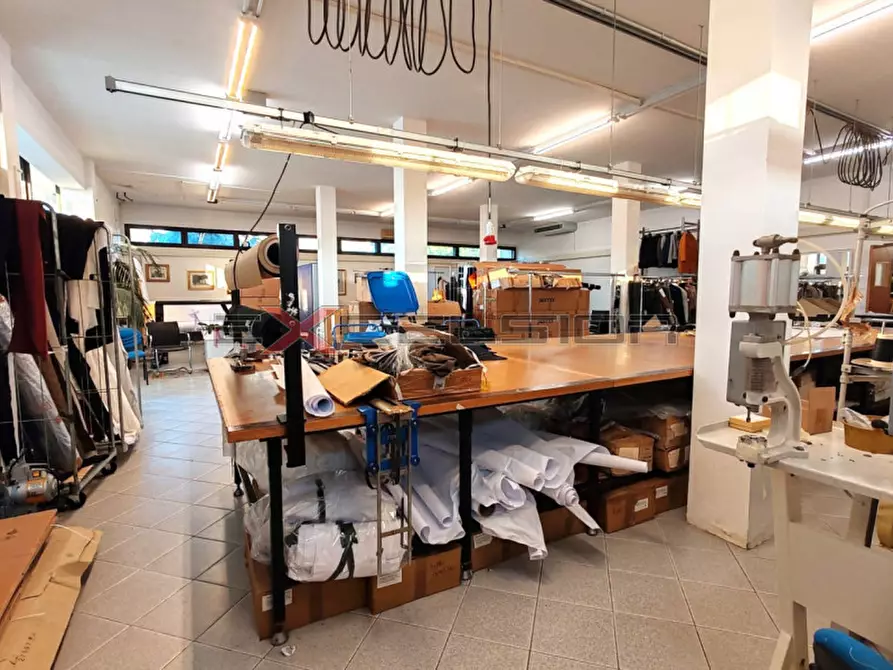 Immagine 5 di Negozio in vendita  in Via G. Matteotti n.20 bis - Cavarzere (VE) a Pettorazza Grimani