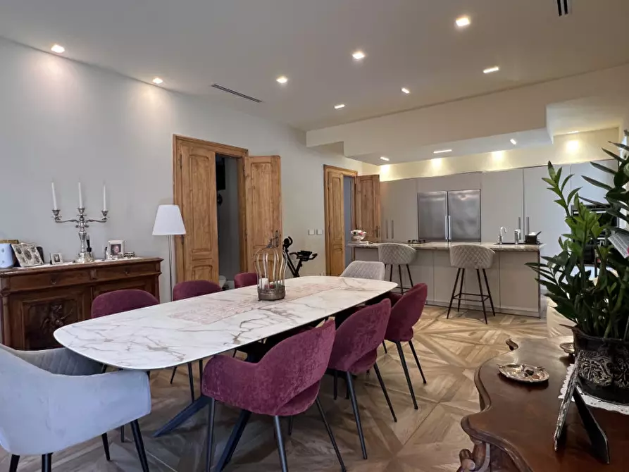 Immagine 1 di Villa in vendita  a Rivoli
