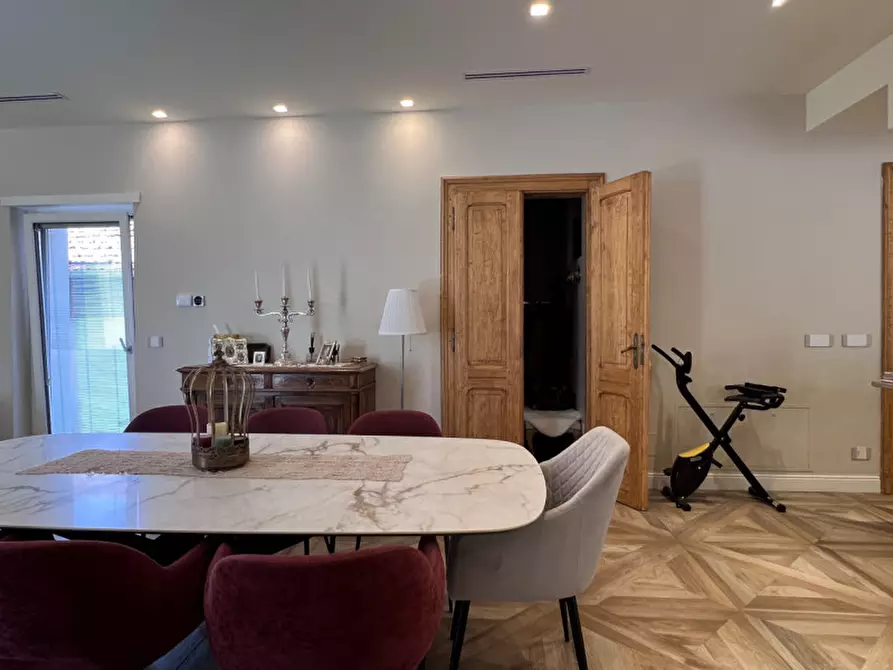Immagine 5 di Villa in vendita  a Rivoli