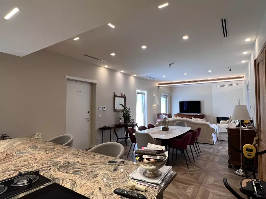Immagine 8 di Villa in vendita  a Rivoli
