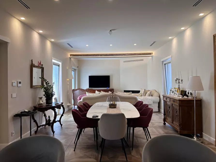 Immagine 17 di Villa in vendita  a Rivoli