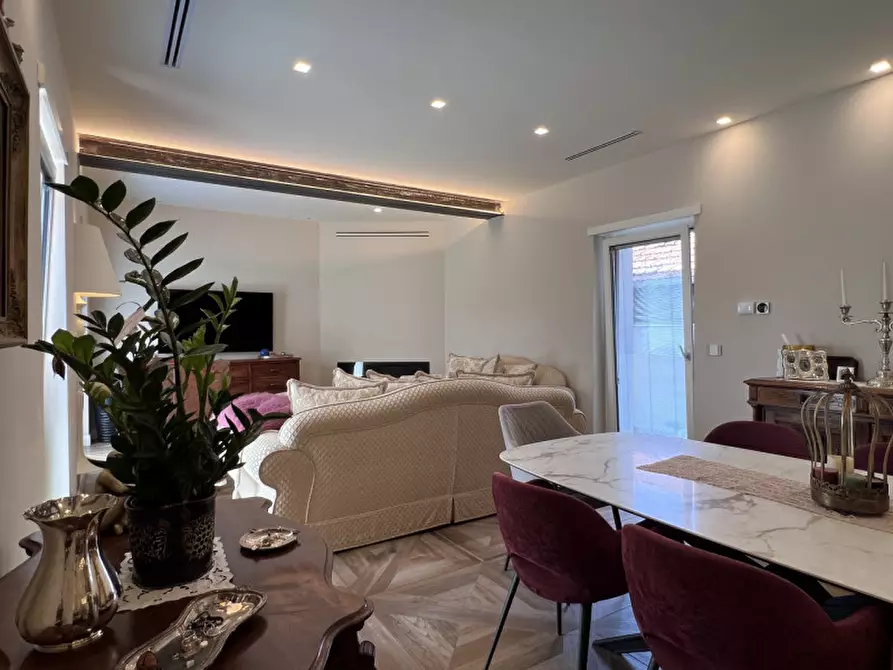 Immagine 18 di Villa in vendita  a Rivoli