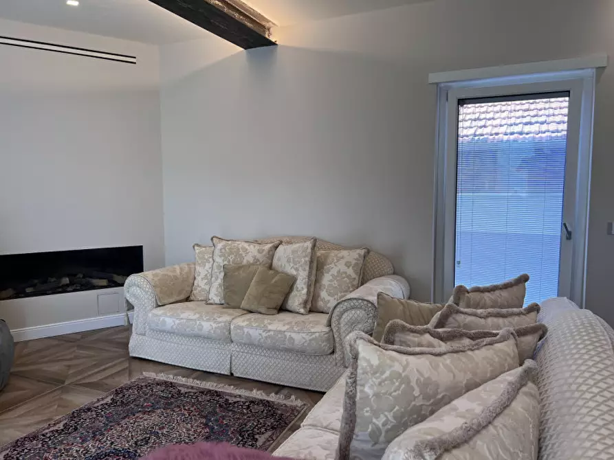 Immagine 20 di Villa in vendita  a Rivoli