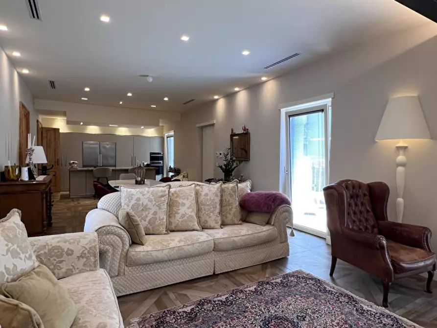 Immagine 21 di Villa in vendita  a Rivoli