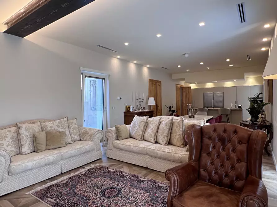 Immagine 25 di Villa in vendita  a Rivoli