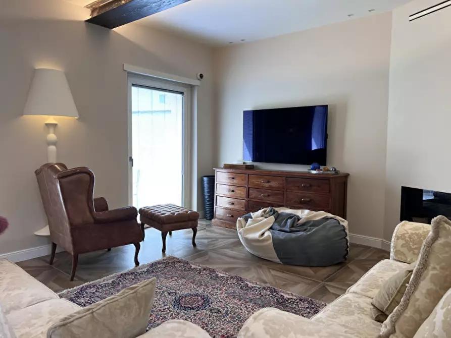 Immagine 28 di Villa in vendita  a Rivoli
