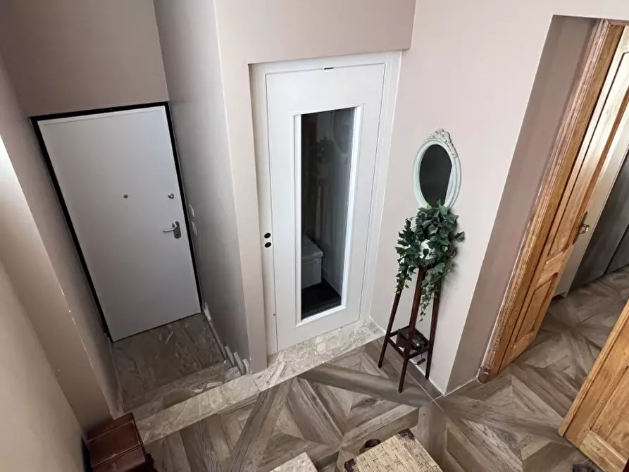 Immagine 38 di Villa in vendita  a Rivoli