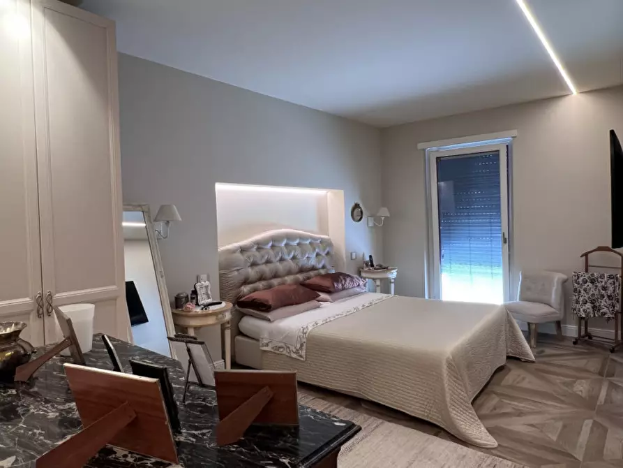 Immagine 51 di Villa in vendita  a Rivoli