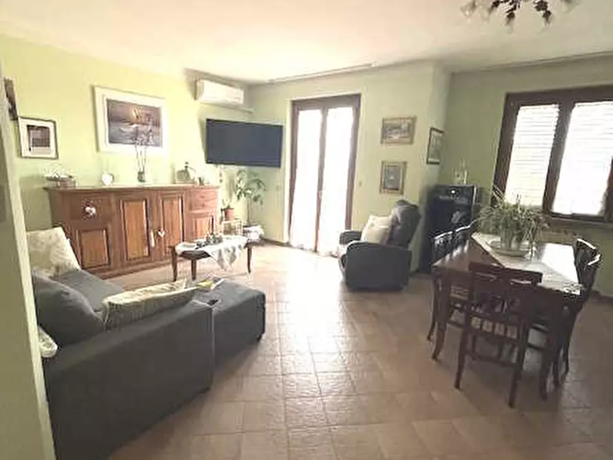 Immagine 1 di Casa indipendente in vendita  in via fratelli cervi a Loro Ciuffenna