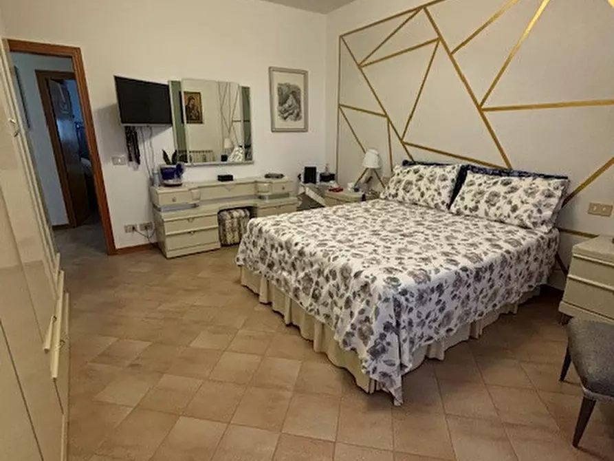 Immagine 21 di Casa indipendente in vendita  in via fratelli cervi a Loro Ciuffenna