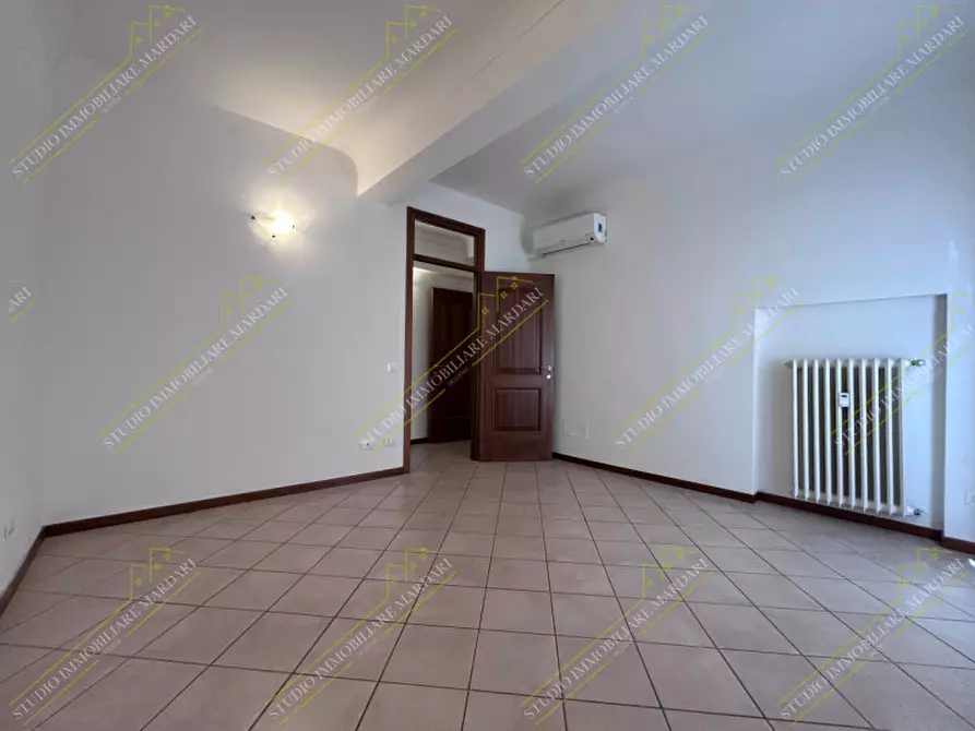 Immagine 25 di Ufficio in affitto  in via canalino 36 a Modena