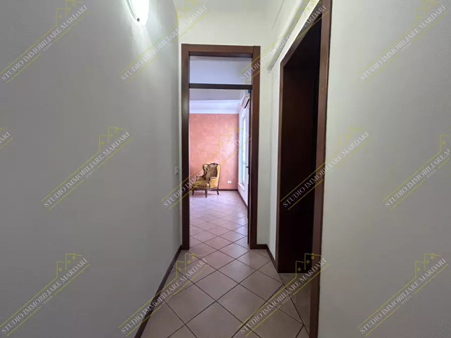 Immagine 27 di Ufficio in affitto  in via canalino 36 a Modena