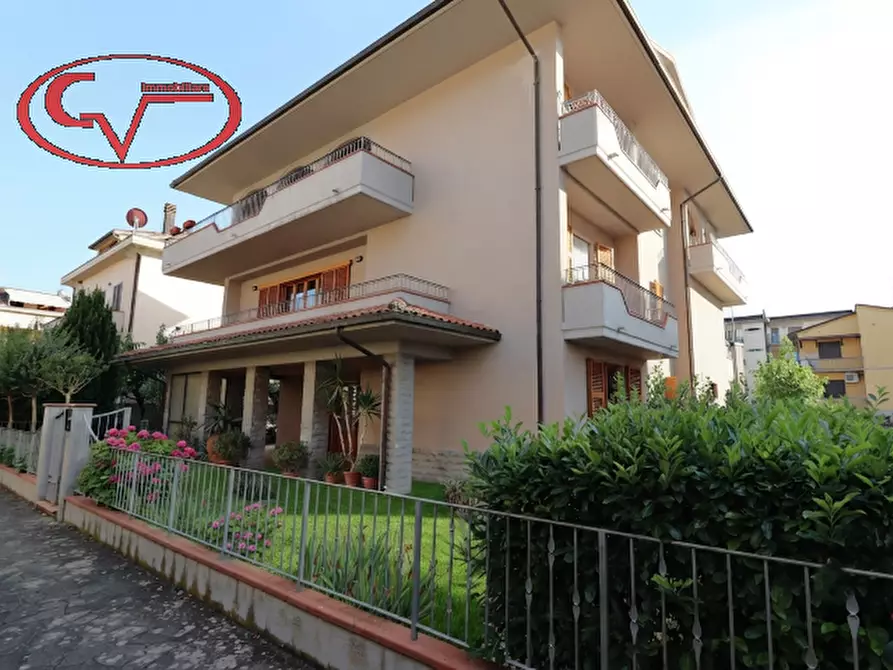 Immagine 2 di Villa in vendita  in Via Gustavo Borsari a Montevarchi