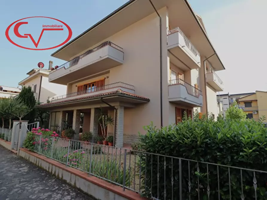 Immagine 5 di Villa in vendita  in Via Gustavo Borsari a Montevarchi