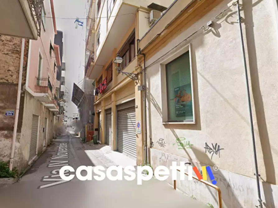 Immagine 3 di Garage in vendita  in Via Quattro Novembre, 12 a Battipaglia