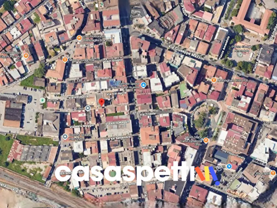 Immagine 4 di Garage in vendita  in Via Quattro Novembre, 12 a Battipaglia