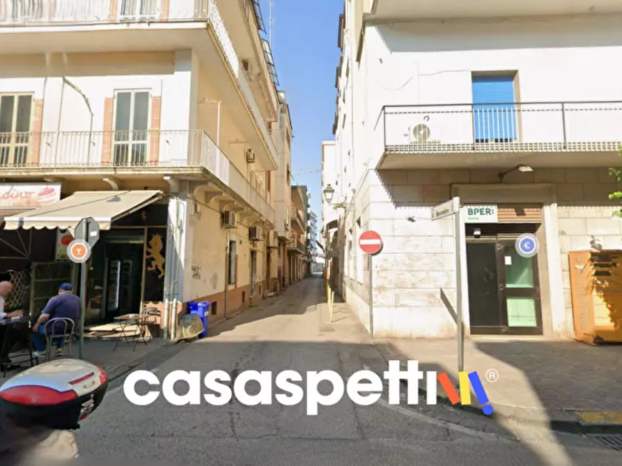 Immagine 5 di Garage in vendita  in Via Quattro Novembre, 12 a Battipaglia