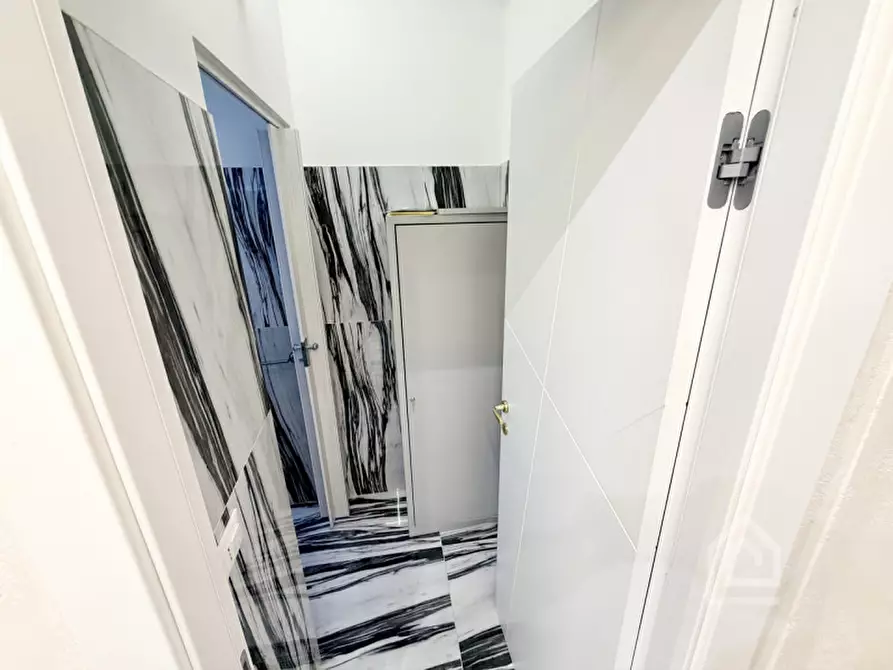 Immagine 15 di Negozio in vendita  in Corso Delio Verna 41 a Verolengo
