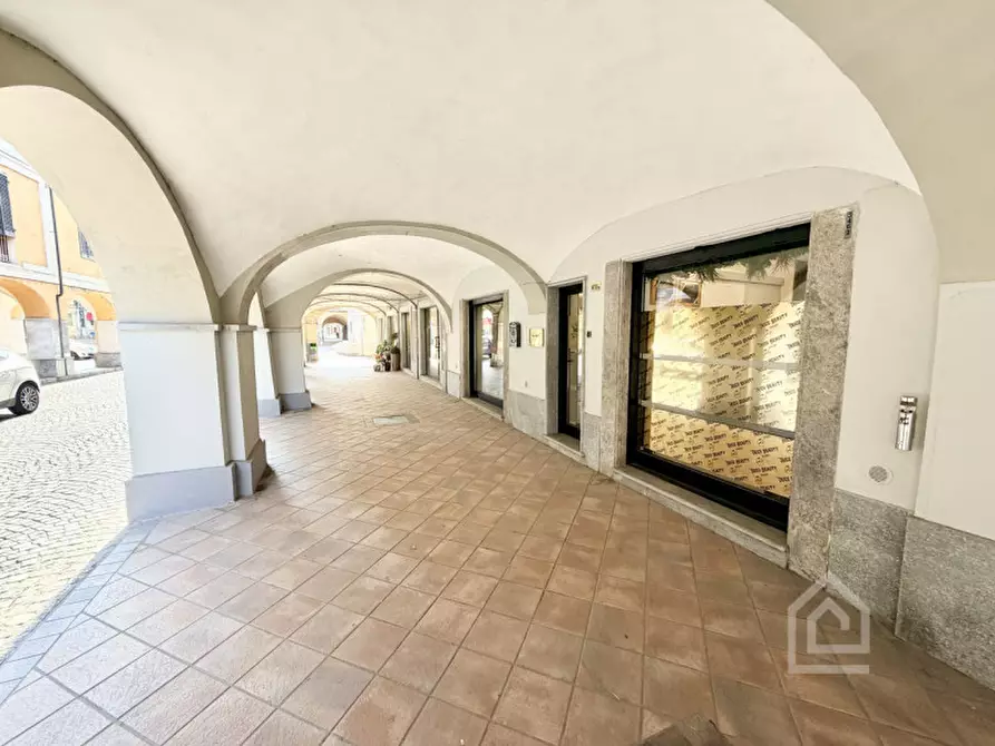 Immagine 31 di Negozio in vendita  in Corso Delio Verna 41 a Verolengo