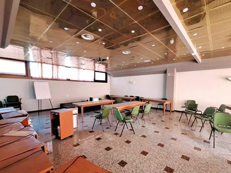 Immagine 4 di Hotel in vendita  in Via Giuseppe di Vittorio, 5, 60044 Fabriano AN, Italia a Fabriano