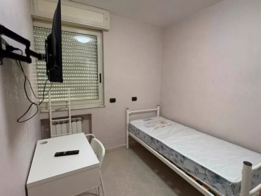 Immagine 3 di Camera in affitto  in vico tutti i santi 27 a Napoli