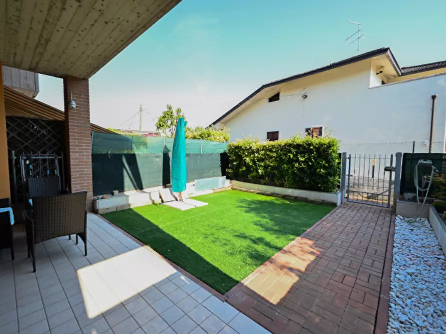 Immagine 2 di Appartamento in vendita  in Via Alessandro Manzoni a Buttapietra