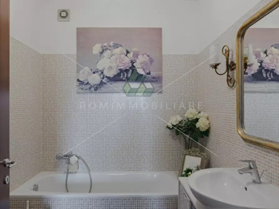 Immagine 14 di Appartamento in vendita  in Via Giovanni Lampariello a Roma