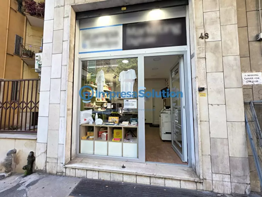 Immagine 3 di Negozio in affitto  in Via Luigi Caldieri a Napoli