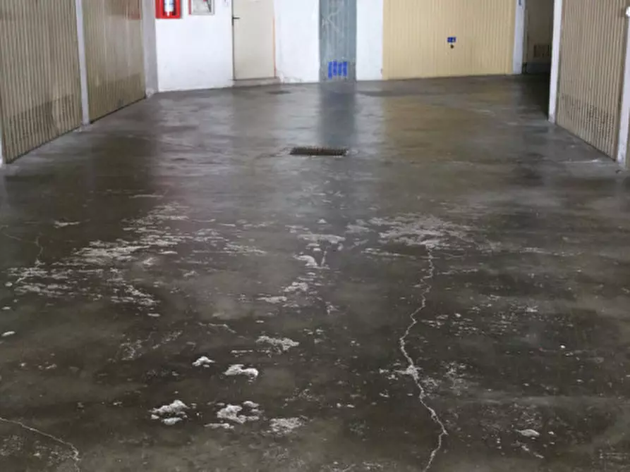 Immagine 4 di Garage in vendita  in Via Canonico Michael Gamper - Kanonikus-Michael-Gamper-Straße a Laives .Leifers.
