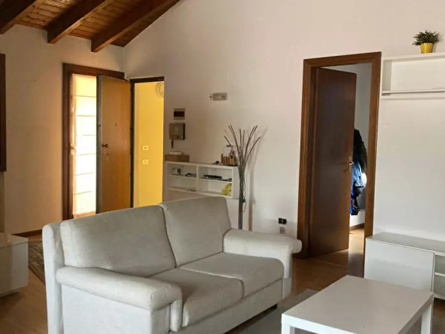 Immagine 4 di Appartamento in affitto  a Schio