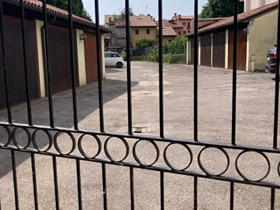 Immagine 11 di Appartamento in affitto  a Schio