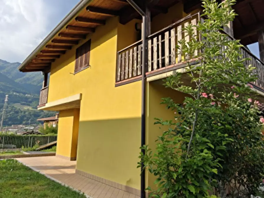 Immagine 4 di Casa bifamiliare in vendita  in Via Tironega a Endine Gaiano