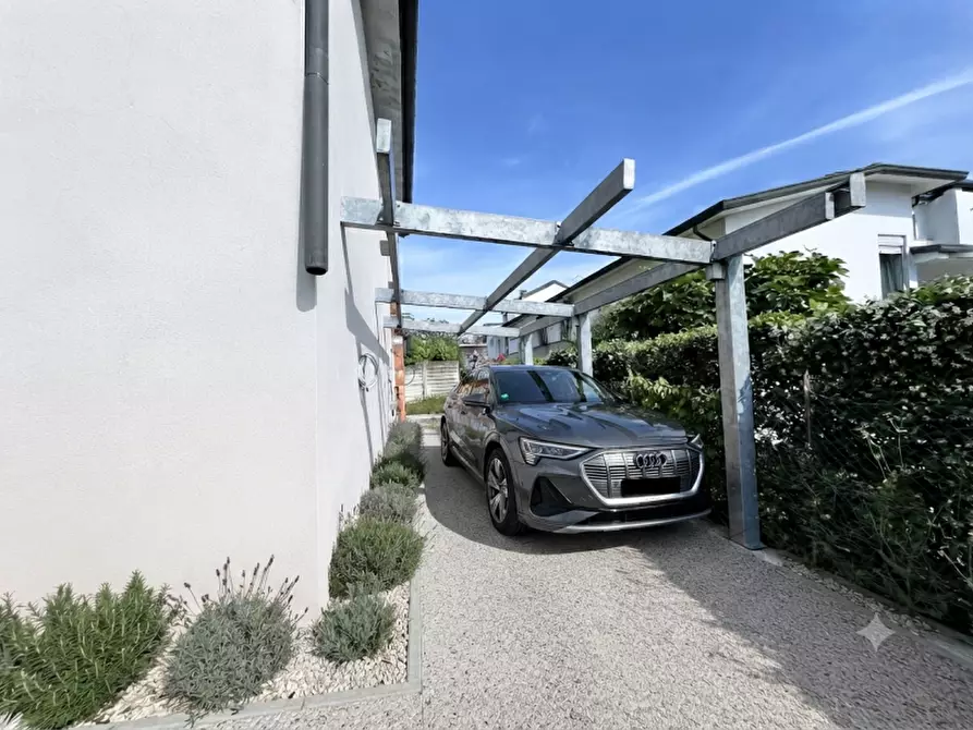 Immagine 5 di Appartamento in vendita  in Viale Roma a Torri Di Quartesolo