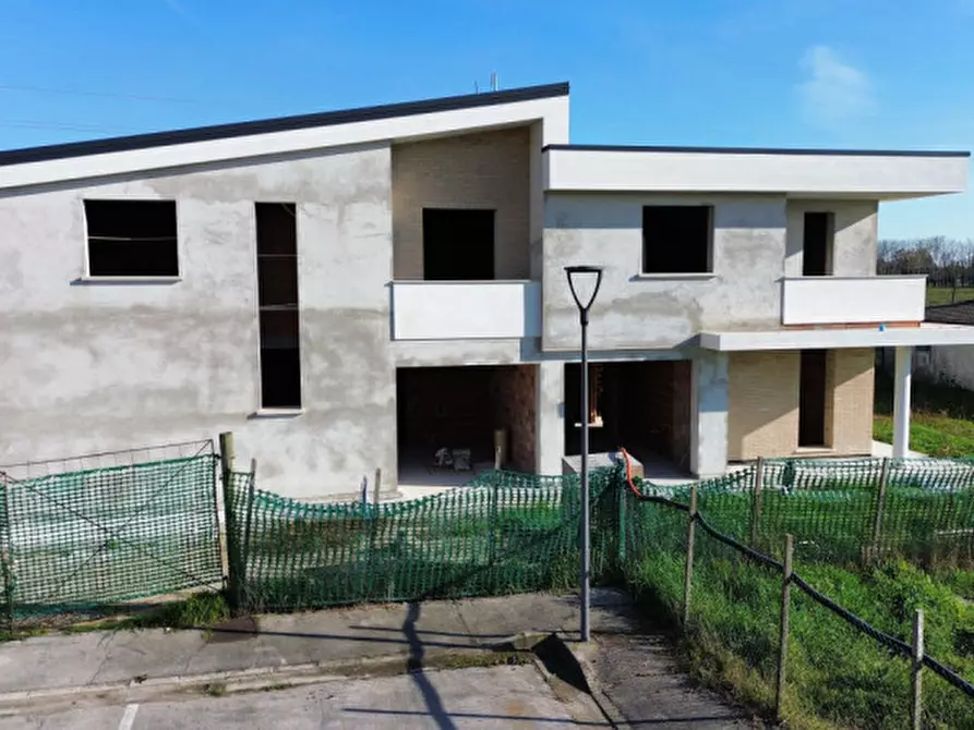Immagine 4 di Casa bifamiliare in vendita  in Via Rossini a Brugine