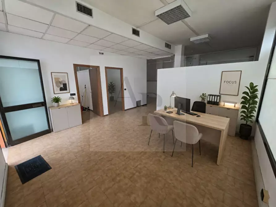 Immagine 2 di Ufficio in affitto  in Via Isonzo a Stra
