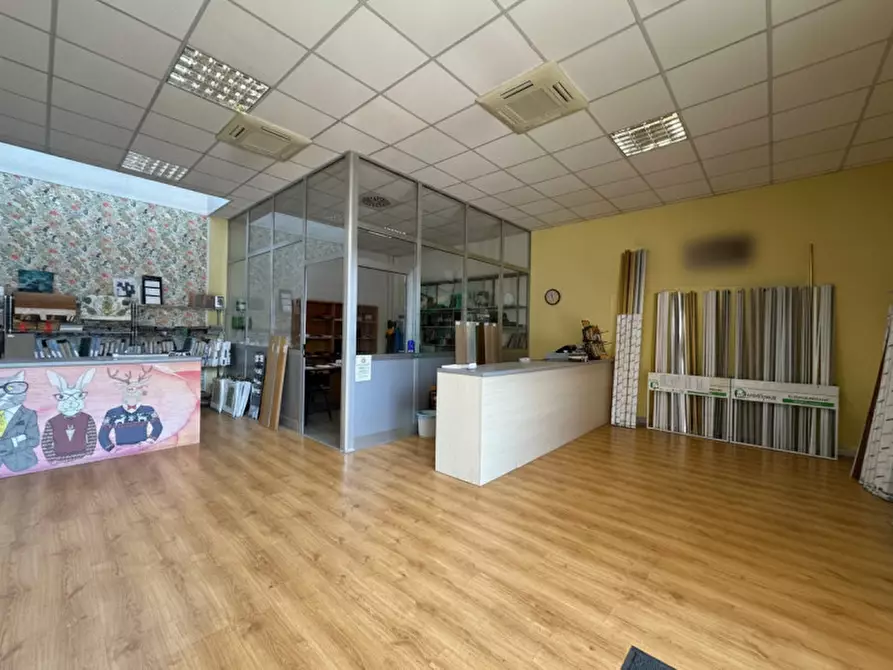 Immagine 2 di Capannone industriale in vendita  in Via Gianbattista Morgagni a Verona