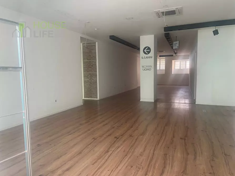 Immagine 16 di Attività commerciale in vendita  in Via Giosuè Carducci a Schio