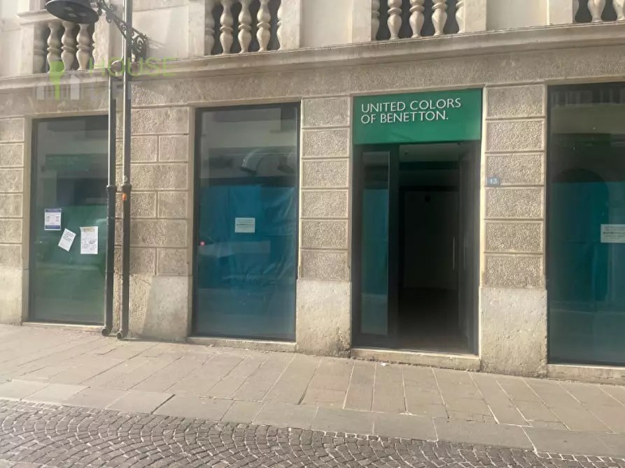 Immagine 17 di Attività commerciale in vendita  in Via Giosuè Carducci a Schio
