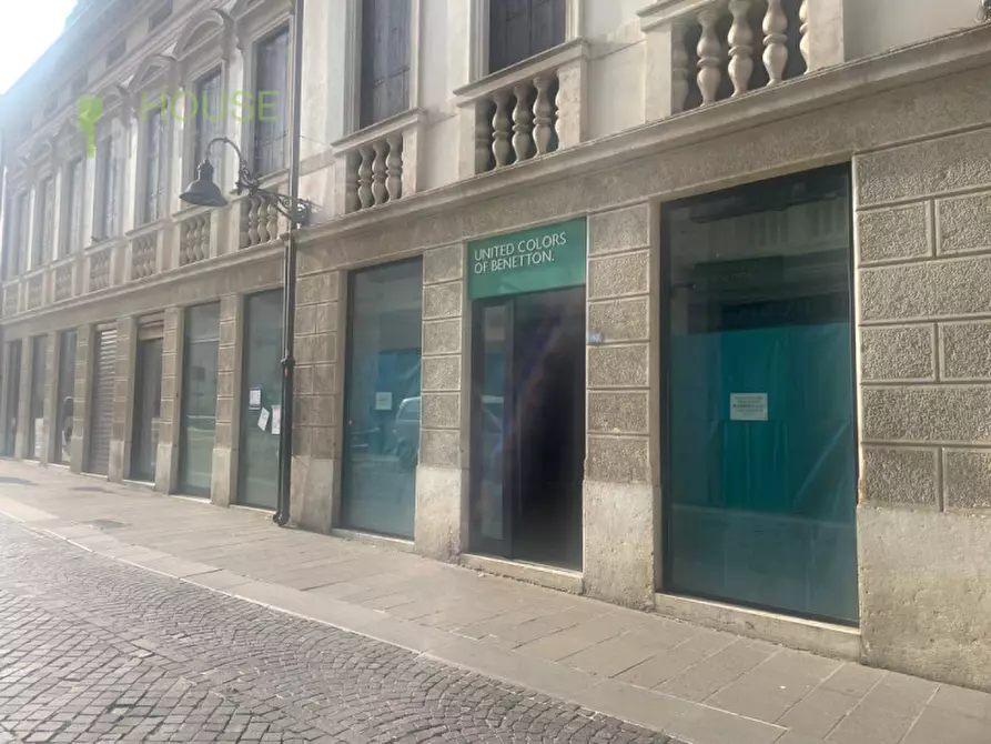 Immagine 18 di Attività commerciale in vendita  in Via Giosuè Carducci a Schio