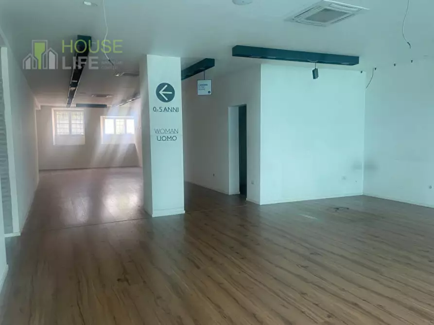 Immagine 19 di Attività commerciale in vendita  in Via Giosuè Carducci a Schio