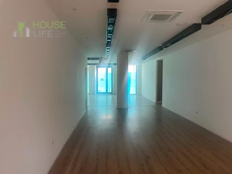Immagine 21 di Attività commerciale in vendita  in Via Giosuè Carducci a Schio