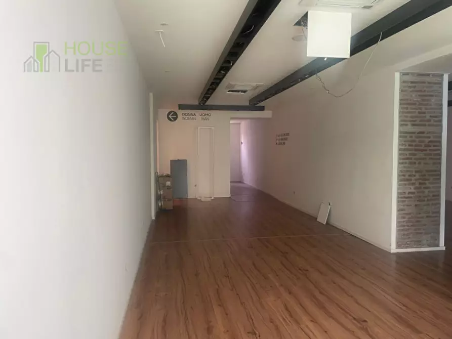 Immagine 25 di Attività commerciale in vendita  in Via Giosuè Carducci a Schio